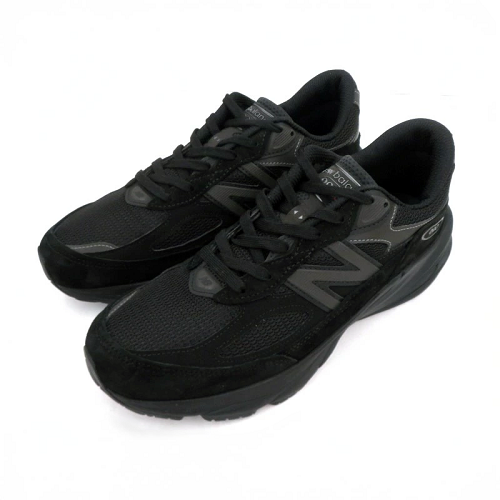 990V6 "Triple Black"